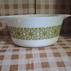 Vintage Pyrex 2Q Floral Patterned Mixing Bowl